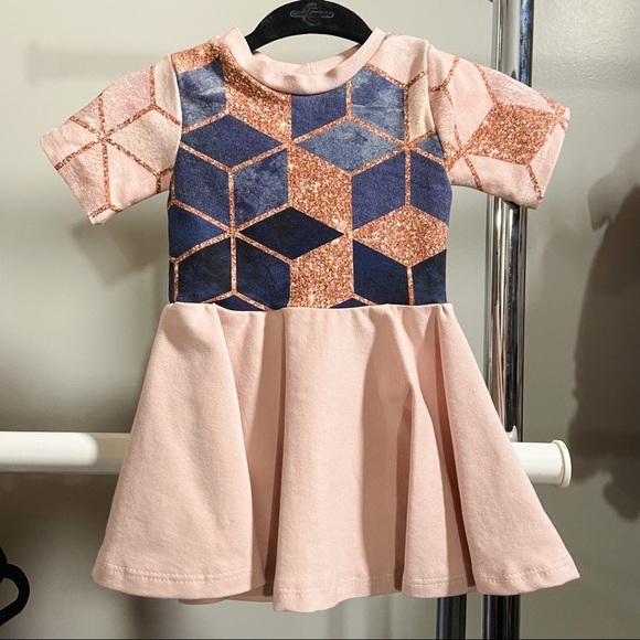 Baby geometric and blush pink dress - Picture 1 of 2